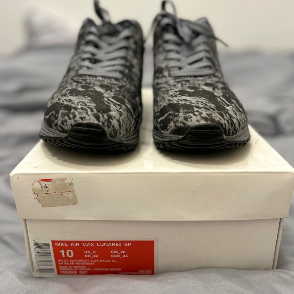 Nike Air Max Lunar 90 “Moon Landing”